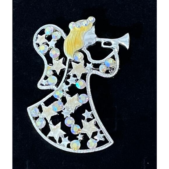 Vintage Monet Angel Brooch Pin Christmas Holiday Jewelry Signed Rhinestone - Picture 1 of 8